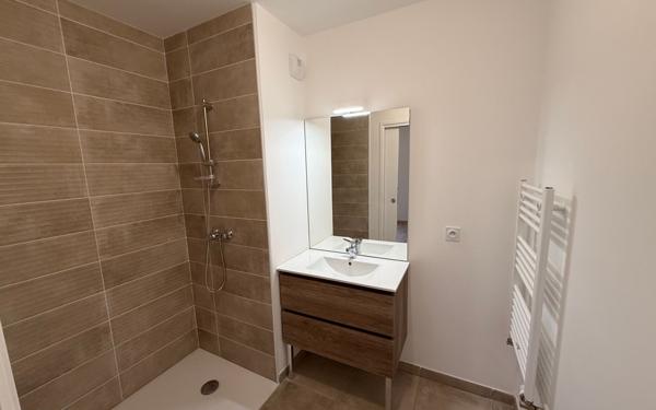 Appartement à vendre    2 pièces •  Rillieux-la-Pape