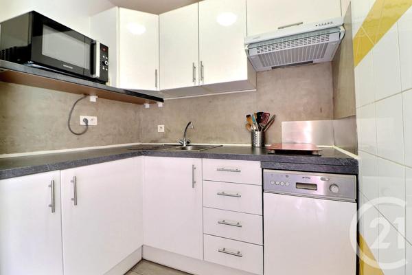 Appartement T3 à vendre  3 pièces - 44 m2 FREJUS - 83