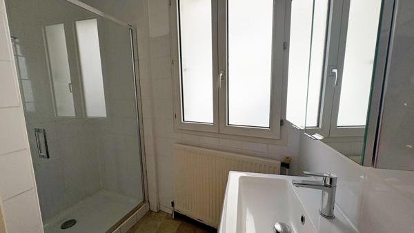 NIORT - Quartier hôpital appartement rez-de-chaussée de 56m² avec cour et garage