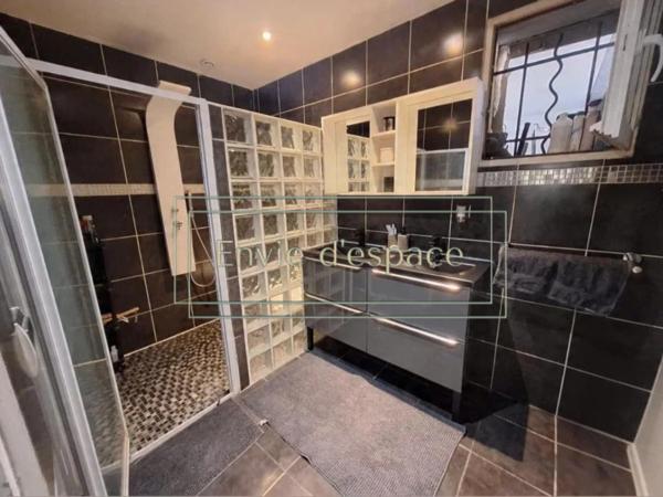Maison 7 pièce(s) 5 chambre(s) 157 m²