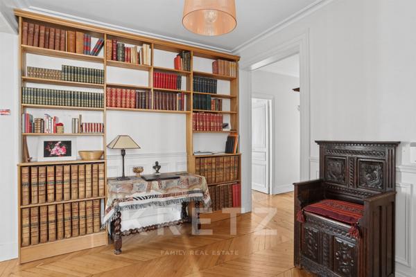 Une adresse iconique de la rive gauche : 170m2 de charme et de volumes