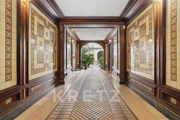 Une adresse iconique de la rive gauche : 170m2 de charme et de volumes