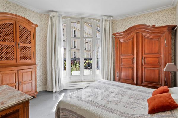 Une adresse iconique de la rive gauche : 170m2 de charme et de volumes