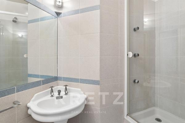 Une adresse iconique de la rive gauche : 170m2 de charme et de volumes