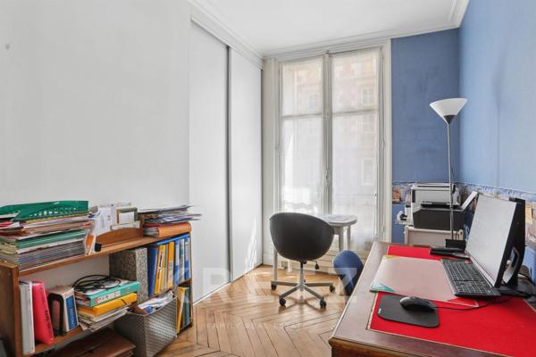 Une adresse iconique de la rive gauche : 170m2 de charme et de volumes