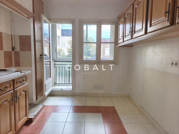 Le Chesnay – Appartement familial 3 chambres avec box et cave