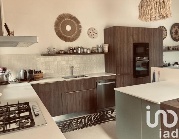 Maison traditionnelle 7 pièces de 235 m² à Libourne (33500)