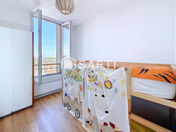 Appartement 5 pièces au pied du métro
