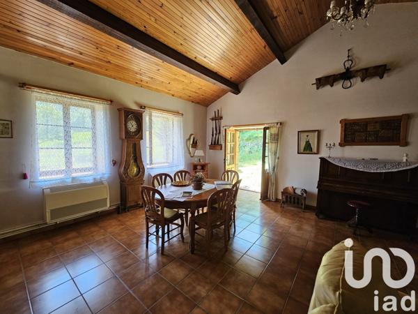 Maison traditionnelle 11 pièces de 380 m² à Préaux (07290)