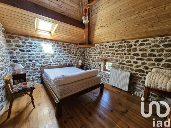 Maison traditionnelle 11 pièces de 380 m² à Préaux (07290)