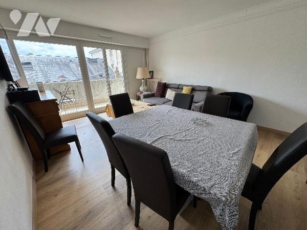 Très bel appartement situé en plein centre ville d'ALENCON (71,43m²)
Vendu libre d'occupation