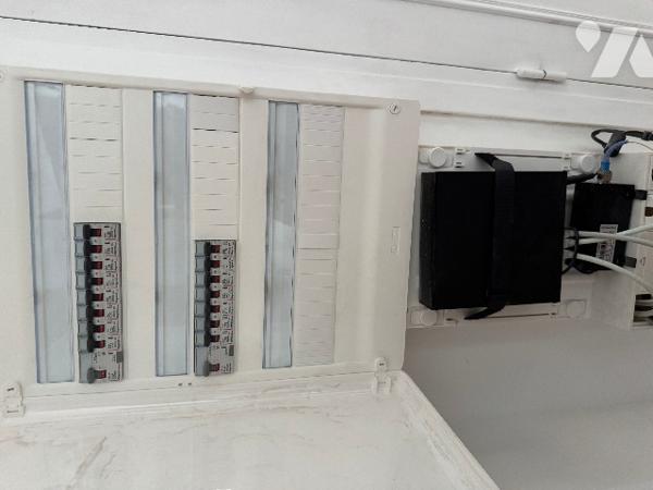 Très bel appartement situé en plein centre ville d'ALENCON (71,43m²)
Vendu libre d'occupation