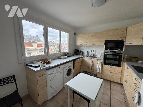 Très bel appartement situé en plein centre ville d'ALENCON (71,43m²)
Vendu libre d'occupation