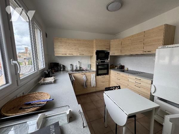Très bel appartement situé en plein centre ville d'ALENCON (71,43m²)
Vendu libre d'occupation