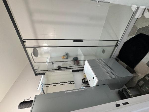 Très bel appartement situé en plein centre ville d'ALENCON (71,43m²)
Vendu libre d'occupation