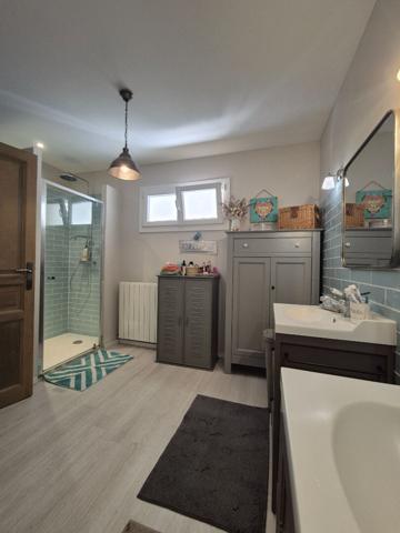 Maison Balaruc Les Bains 5 pièce(s) 156 m2