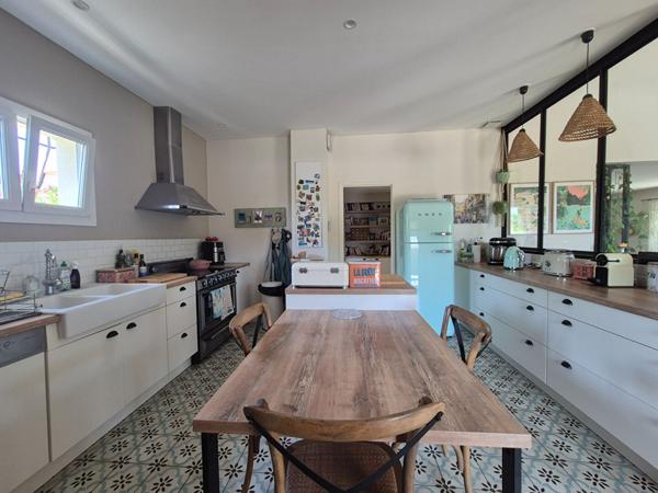 Maison Balaruc Les Bains 5 pièce(s) 156 m2