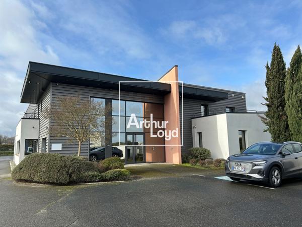 Immeuble de bureaux à vendre à Plaisance-du-Touch avec terrasse et parking