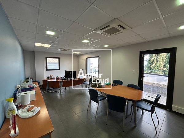 Immeuble de bureaux à vendre à Plaisance-du-Touch avec terrasse et parking