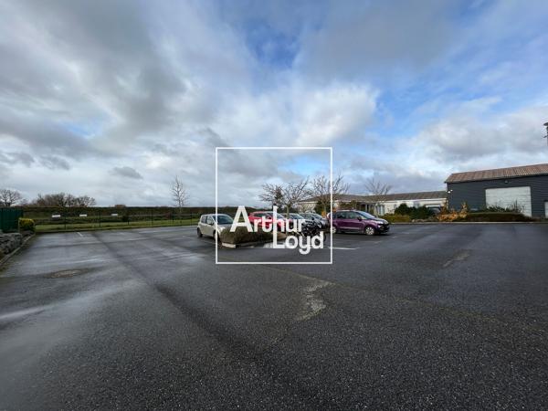 Immeuble de bureaux à vendre à Plaisance-du-Touch avec terrasse et parking