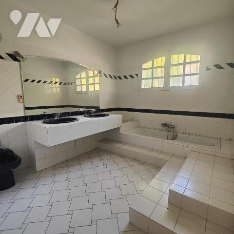 MAISON BOURGEOISE BEYNOST