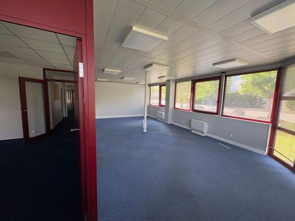 Bureau de plain-pied indépendant et accessible PMR - A louer 550 m2 à la Chapelle Saint Mesmin (ZAC des Portes de Micy)