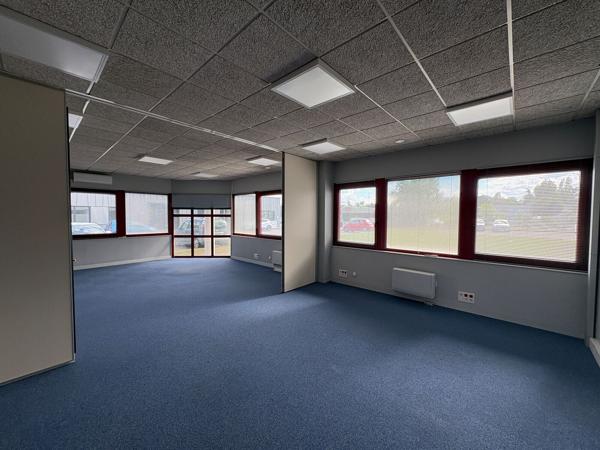Bureau de plain-pied indépendant et accessible PMR - A louer 550 m2 à la Chapelle Saint Mesmin (ZAC des Portes de Micy)