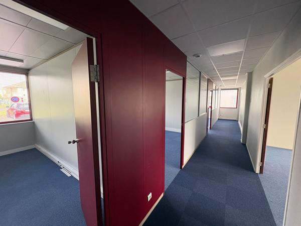 Bureau de plain-pied indépendant et accessible PMR - A louer 550 m2 à la Chapelle Saint Mesmin (ZAC des Portes de Micy)