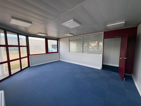 Bureau de plain-pied indépendant et accessible PMR - A louer 550 m2 à la Chapelle Saint Mesmin (ZAC des Portes de Micy)