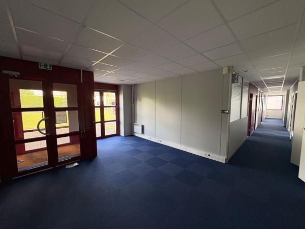 Bureau de plain-pied indépendant et accessible PMR - A louer 550 m2 à la Chapelle Saint Mesmin (ZAC des Portes de Micy)