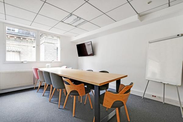 Bureaux à louer à PARIS 75017