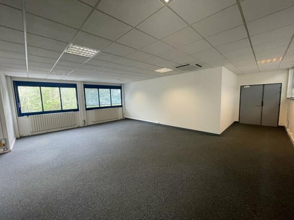 POITIERS SECTEUR PARC DES EXPOSITIONS BUREAUX 83.54m2