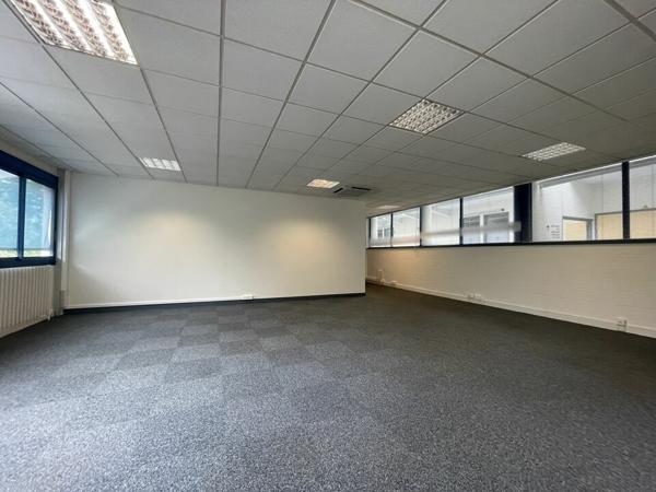 POITIERS SECTEUR PARC DES EXPOSITIONS BUREAUX 83.54m2