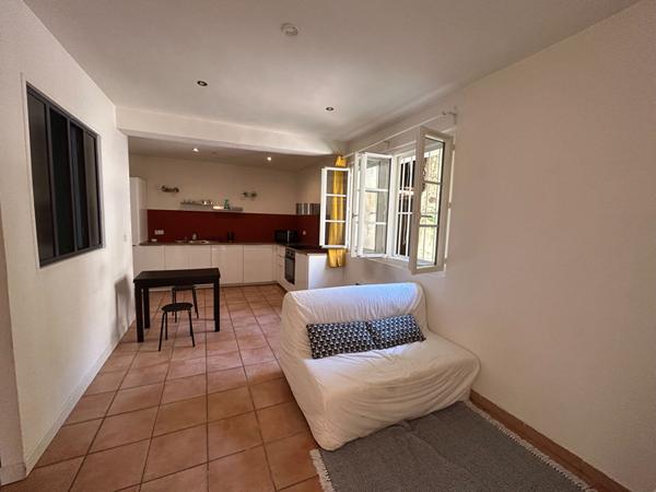 A LOUER - AIX EN PROVENCE - BEL APPARTEMENT DE TYPE 2 MEUBLE