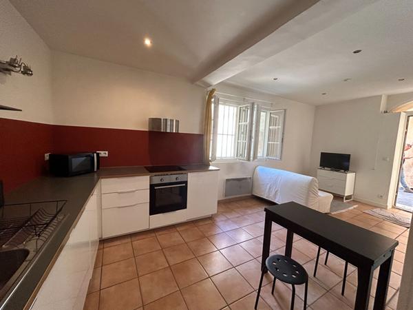 A LOUER - AIX EN PROVENCE - BEL APPARTEMENT DE TYPE 2 MEUBLE