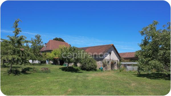 Dpt Dordogne (24), à vendre proche THIVIERS propriété équestre 37 hectares, Demeure, Dépendances, Etang, Prés clos.