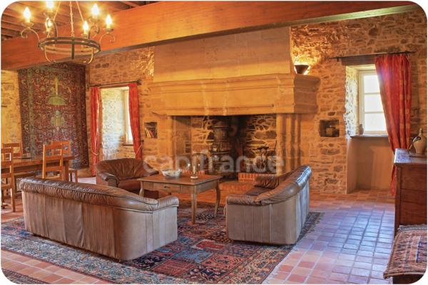 Dpt Dordogne (24), à vendre proche THIVIERS propriété équestre 37 hectares, Demeure, Dépendances, Etang, Prés clos.