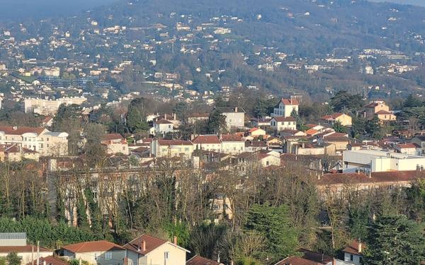 Appartement à vendre    2 pièces • 58 m2 Caluire-et-Cuire