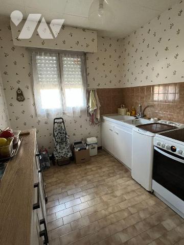 A VENDRE à AVALLON (89200), à proximité de tous commerces, et proche du centre ville.
UN BIEN ...