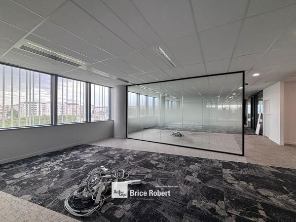 Bureaux à louer à Lyon bureaux aménagés lumineux proche gare Part-Dieu