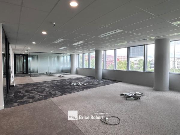 Bureaux à louer à Lyon bureaux aménagés lumineux proche gare Part-Dieu