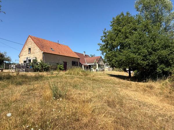 Propriété Maison + Etang + gîte Proche Moulins 03