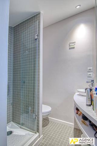 Versailles Rive-Droite Maison de ville en copropriété de 6 pièces 117.51² au sol avec cour et terrasse privative 995 000 € **  - Référence  28135