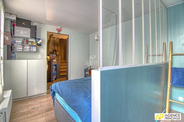 Versailles Rive-Droite Maison de ville en copropriété de 6 pièces 117.51² au sol avec cour et terrasse privative 995 000 € **  - Référence  28135