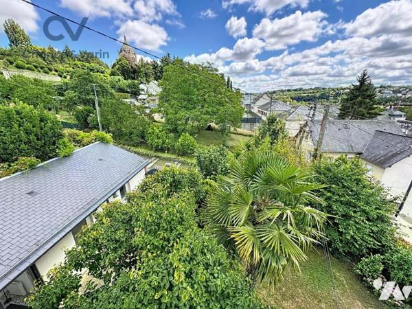 LISIEUX Très agréable maison ancienne restaurée comprenant 3 chambres Joli jardin