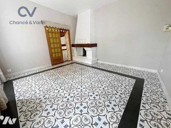 LISIEUX Très agréable maison ancienne restaurée comprenant 3 chambres Joli jardin