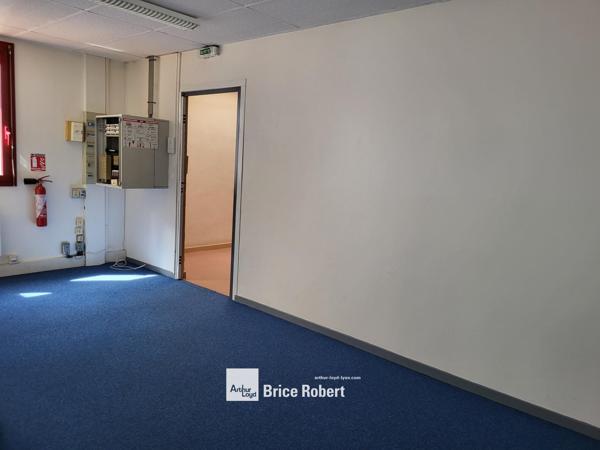 Bureaux à louer à Lyon 3ème dans La Ferrandière avec accès transports