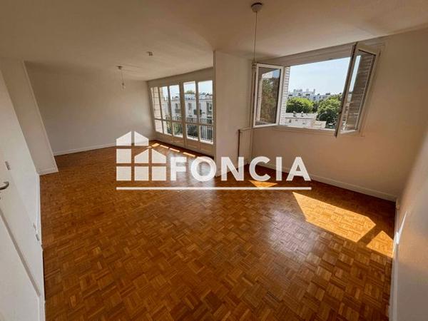 Location Appartement 2 pièces 74.3 m² - 30 BOULEVARD TONNELLE Tours 37000