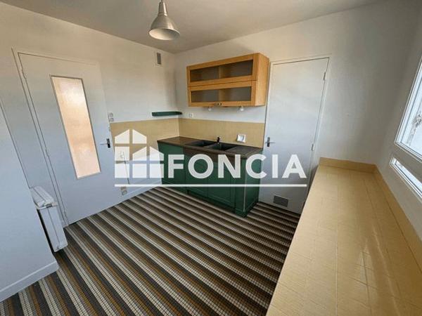 Location Appartement 2 pièces 74.3 m² - 30 BOULEVARD TONNELLE Tours 37000