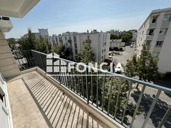 Location Appartement 2 pièces 74.3 m² - 30 BOULEVARD TONNELLE Tours 37000